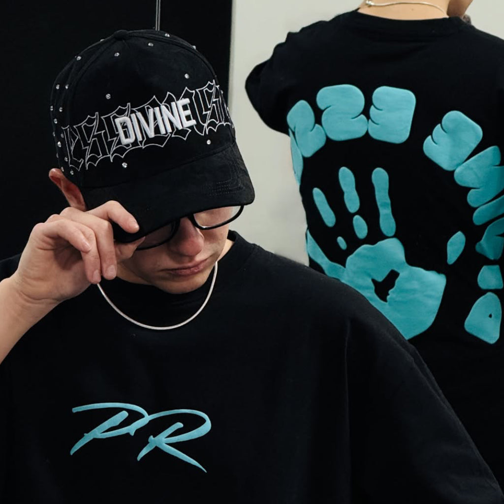 Divine Essence Boxy Puff Print T-Shirt “TIFFANY HAND”